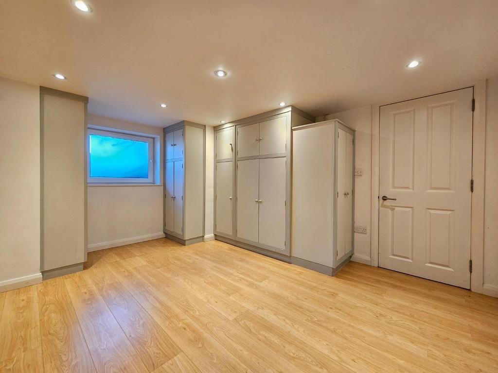 Reception/Utility Room