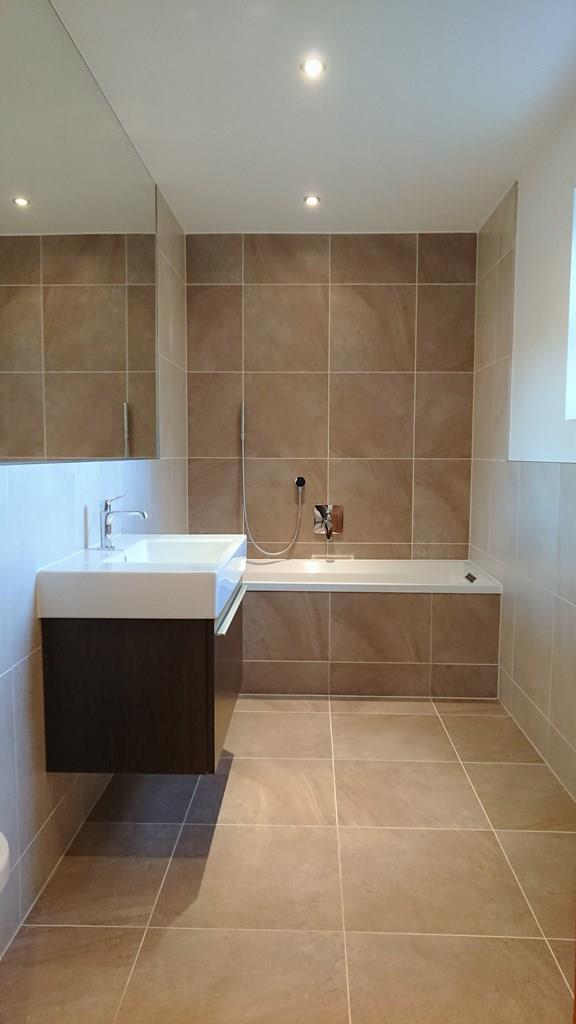 22 Bedroom 2  Ensuite.JPG