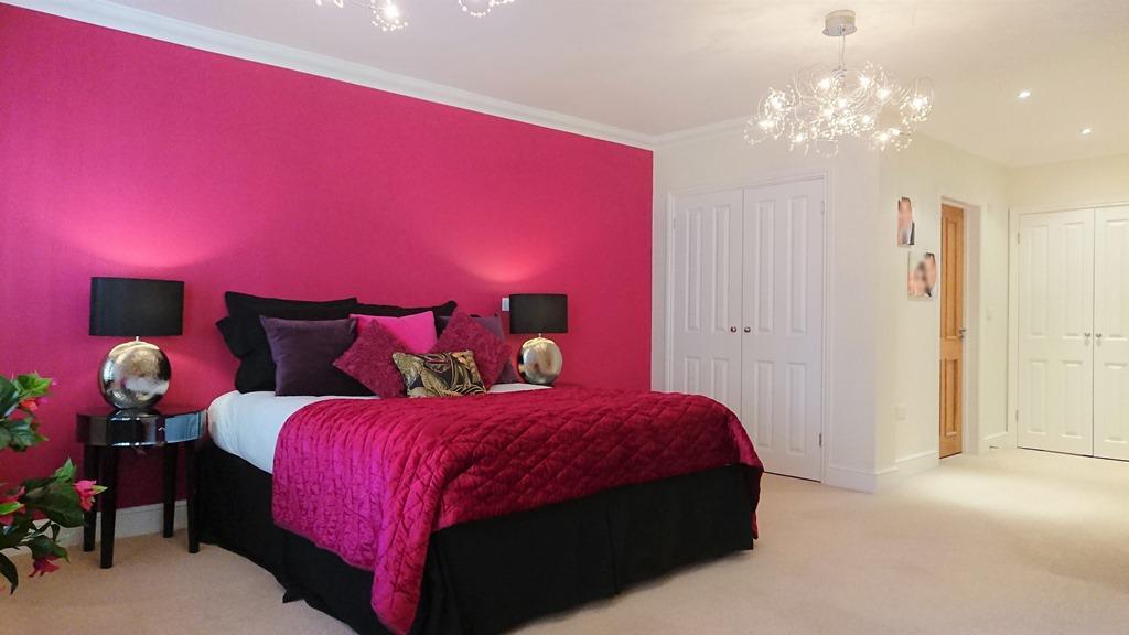 19 Master Bedroom.JPG