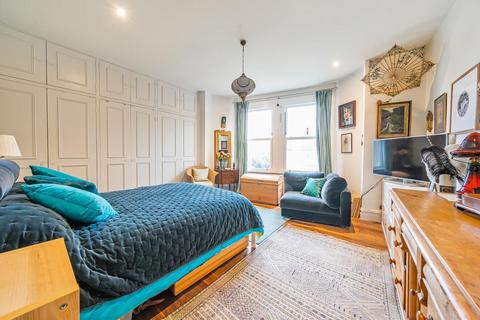 3 bedroom flat for sale, Gleneldon Road, Streatham