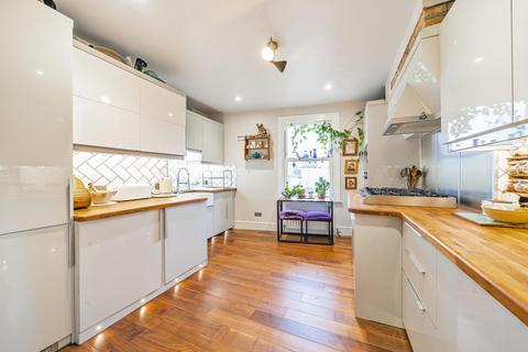 3 bedroom flat for sale, Gleneldon Road, Streatham