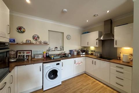 2 bedroom apartment for sale, Mongeham Road, Deal, Kent