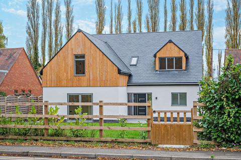 4 bedroom detached house for sale, Plough Road, Droitwich WR9