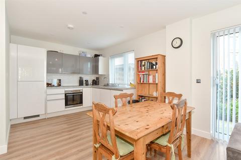 1 bedroom ground floor flat for sale, Station Road, Horsham, West Sussex