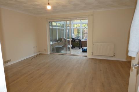 3 bedroom terraced house to rent, Hawthorn Walk, Thetford, IP24 2TD