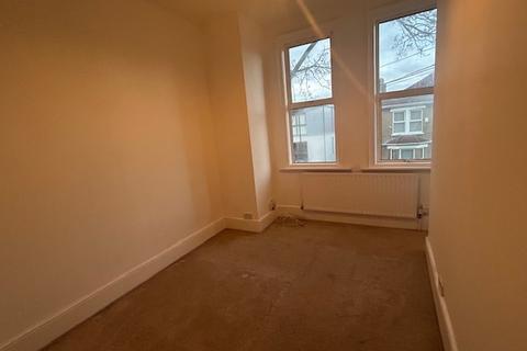 2 bedroom flat to rent, Broad Green Avenue, Croydon, CR0