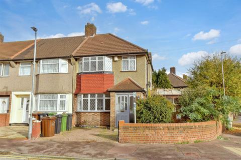 3 bedroom end of terrace house for sale, Marston Avenue, Dagenham, Essex