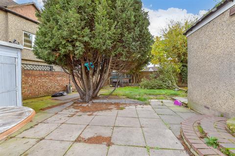 3 bedroom end of terrace house for sale, Marston Avenue, Dagenham, Essex