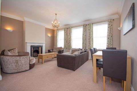 2 bedroom flat to rent, St Johns Hill, Battersea SW11