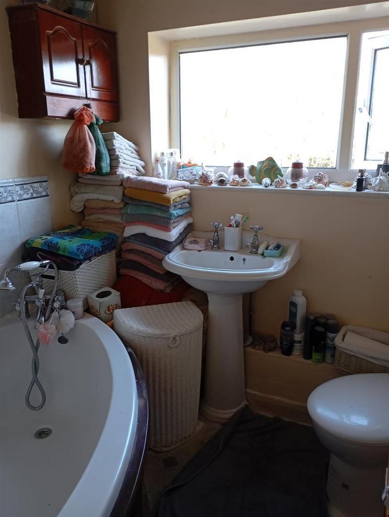 BAthroom 2.jpg