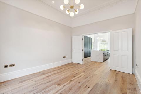 3 bedroom maisonette to rent, Ladbroke Gardens, London, W11