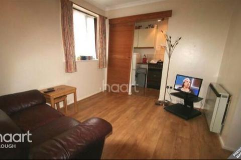 Studio to rent, Bader Gardens, SLOUGH