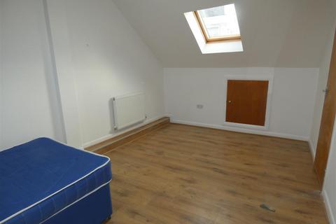 2 bedroom flat to rent, Shields Road, Byker, Newcastle Upon