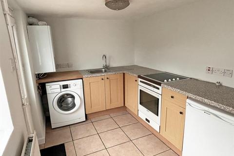 2 bedroom house to rent, South Road, Hailsham