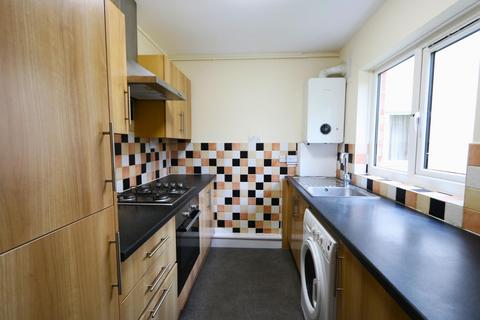 2 bedroom flat to rent, Ambassador Court, Kenilworth Road, Leamington Spa, CV32