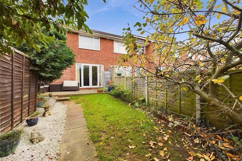 3 bedroom end of terrace house for sale, Stanwick Gardens, Cheltenham, Gloucestershire, GL51