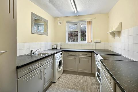 2 bedroom flat for sale, Musgrave Way, Cambridge CB5