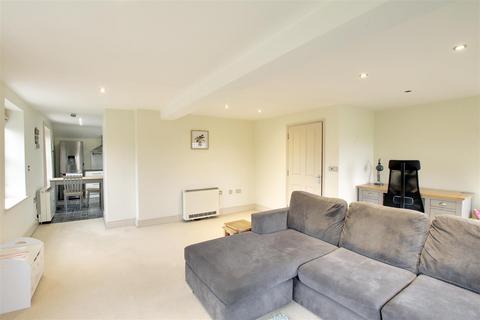 2 bedroom penthouse to rent, Huntingdon Road, Fenstanton