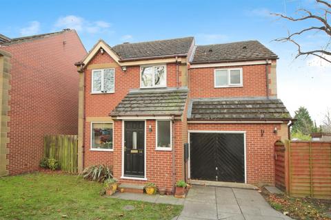 4 bedroom detached house for sale, Laurence Court, Leeds LS26