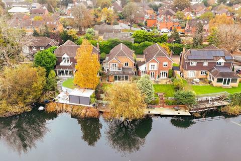 4 bedroom detached house for sale, White Rock, Maidenhead SL6