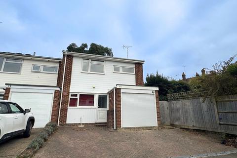 3 bedroom end of terrace house to rent, Barnmead, Haywards Heath, RH16