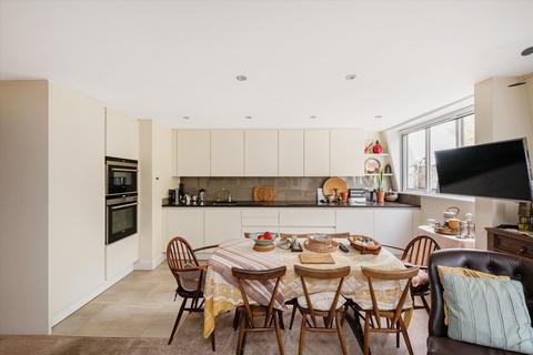 2 bedroom flat for sale, Sussex Gardens, London, W2