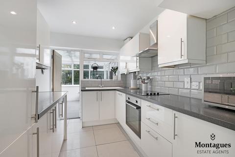 7 Dukes Close, North Weald, Epping, CM16 6DA