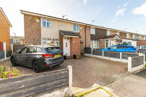 3 bedroom end of terrace house to rent, Hurst Avenue, Sale