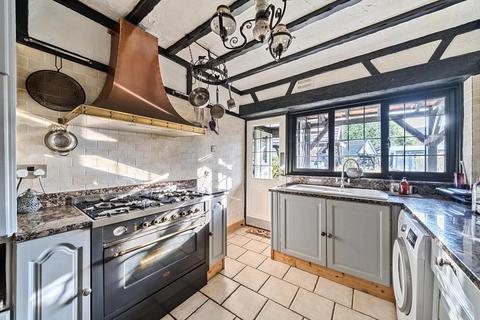 15 Hamilton Road, Feltham, TW13 4PP