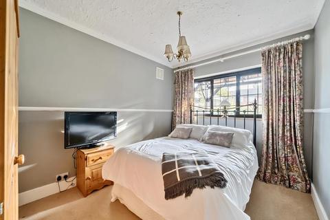 15 Hamilton Road, Feltham, TW13 4PP