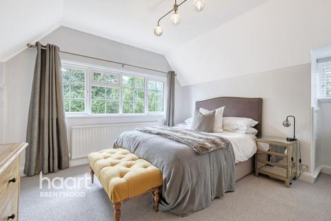 3 bedroom detached house for sale, South Weald Road, Brentwood