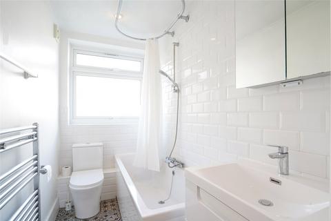 4 Beechcroft Close, Streatham, London, SW16 2EW