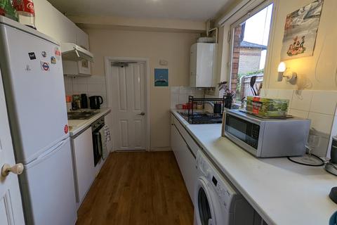 4 bedroom terraced house to rent, East Avenue, Cowley, Oxford, OX4