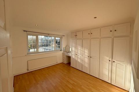 Labelle Dencil Close, Halesowen, B63 2DR