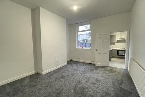 3 bedroom end of terrace house to rent, Palatine Street, Denton, M34