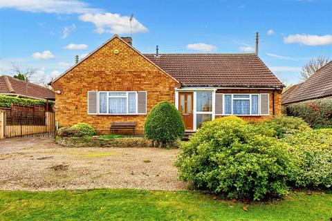 2 bedroom bungalow for sale, Pitchers Hill, Wickhamford, Evesham