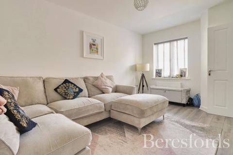2 Oak Crescent, Burnham-on-crouch, CM0 8FP