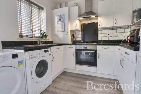 2 Oak Crescent, Burnham-on-crouch, CM0 8FP
