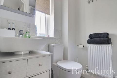 2 Oak Crescent, Burnham-on-crouch, CM0 8FP