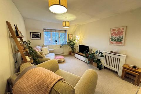 2 bedroom flat for sale, Scarlett Avenue, Wendover HP22