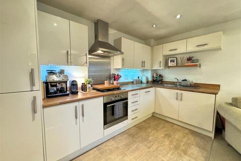 2 bedroom flat for sale, Scarlett Avenue, Wendover HP22