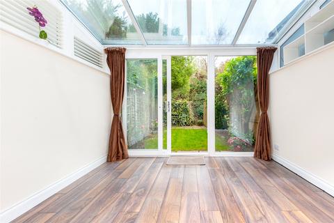 9 Craneford Close, Twickenham, TW2 7SD
