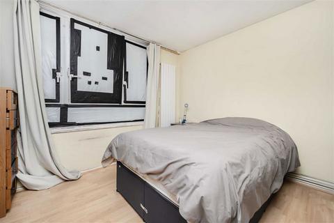 1 bedroom flat for sale, St. Luke's Estate, London EC1V