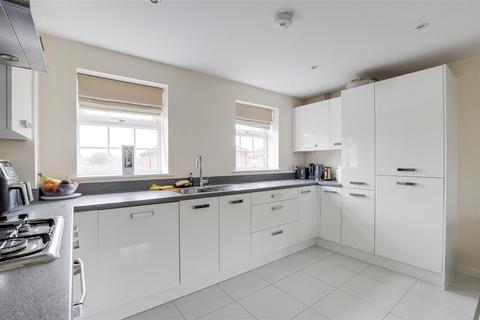 2 bedroom apartment for sale, Kestrel Grove, Hucknall NG15