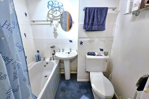 21 Green Gardens, Poole, BH15 1XX