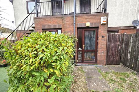 21 Green Gardens, Poole, BH15 1XX