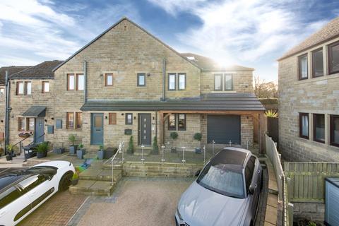 3 bedroom end of terrace house for sale, Bayfield Close, Hade Edge, HD9