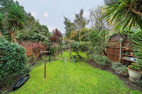 4 bedroom terraced house for sale, Winslade Road, Brixton