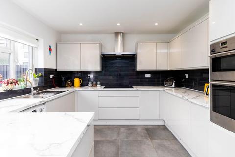 29 Alexander Road, Stotfold, Hitchin, SG5 4NA