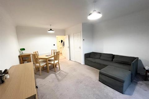 2 bedroom mews to rent, Lansdowne Street, Macclesfield